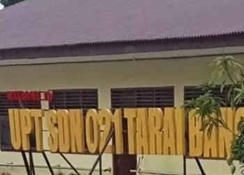 'Manusia atau Hantu