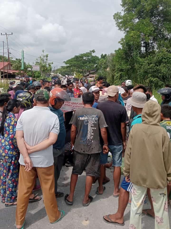 TKP Jalan Bupati, Terlindas Mobil Pick Up Bawa Air Sikumbang Kepala Pengendara Vario Ping Pecah